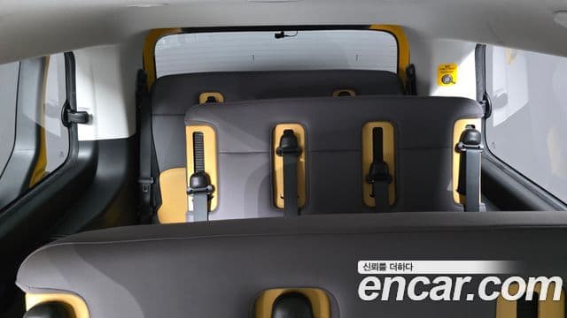 Hyundai Staria 2022 — Фото 13/20