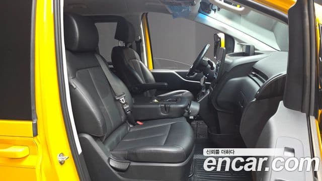 Hyundai Staria 2022 — Şəkil 24/32