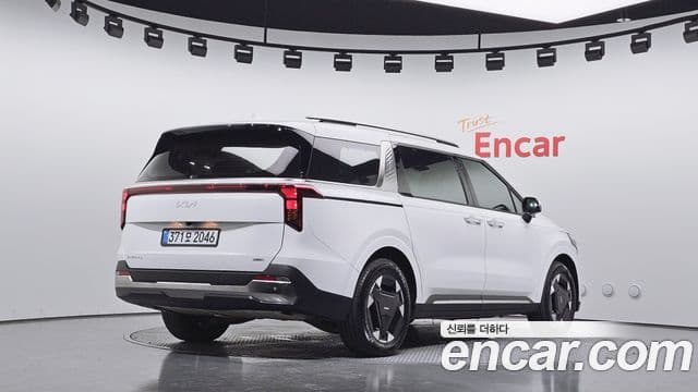 Kia Carnival 2024 — Фото 1/20