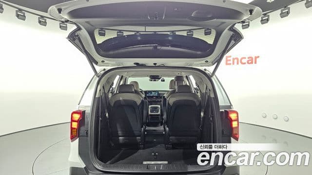 Kia Carnival 2024 — Фото 16/20