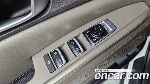 Kia Carnival 2024 — Фото 17/20