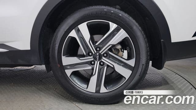Kia Sorento 2022 — Фото 5/20