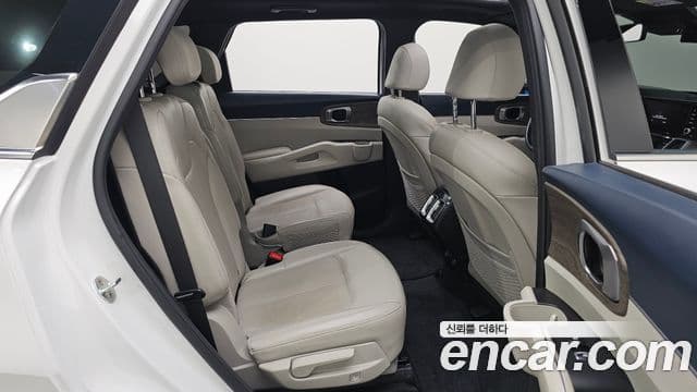 Kia Sorento 2022 — Фото 12/20
