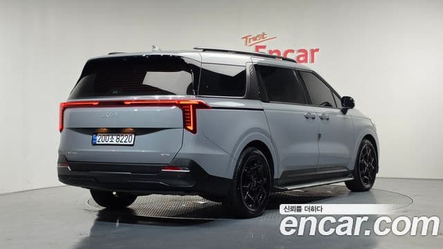 Kia Carnival 2024 — Фото 2/20