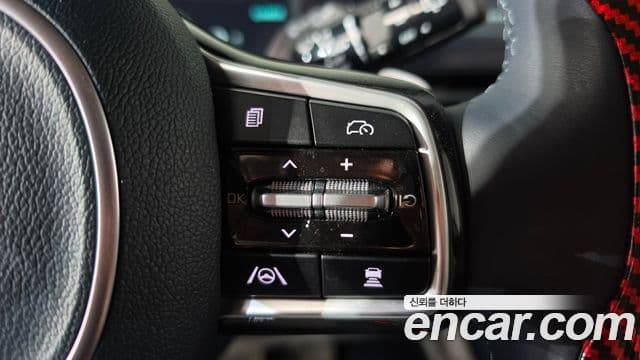 Kia Carnival 2024 — Фото 18/20