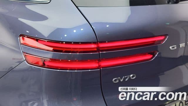 Genesis GV70 2024 — ფოტო 16/37