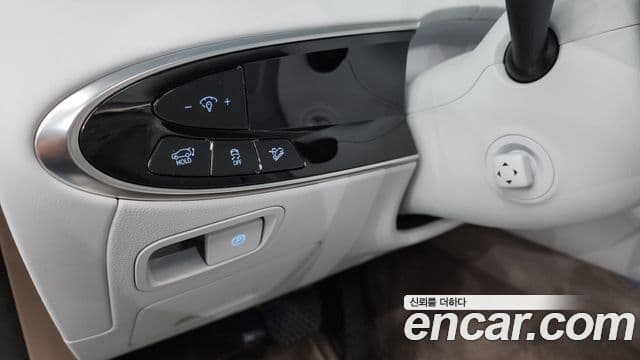 Genesis GV70 2024 — ფოტო 11/37