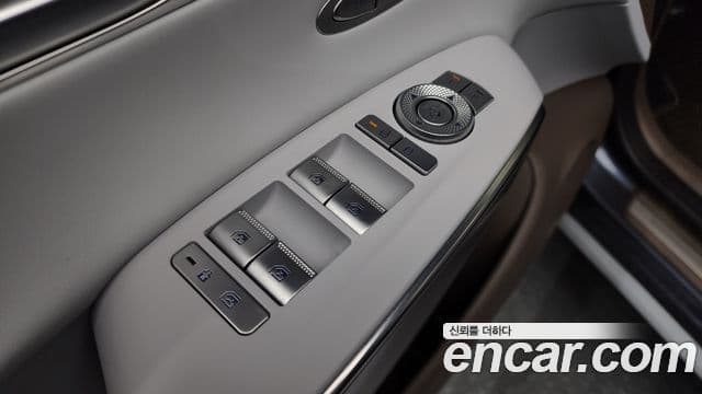 Genesis GV70 2024 — ფოტო 31/37