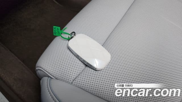 Genesis GV70 2024 — ფოტო 23/37