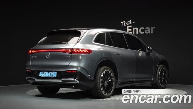 Mercedes-Benz EQS SUV 2023 — Photo 19/34