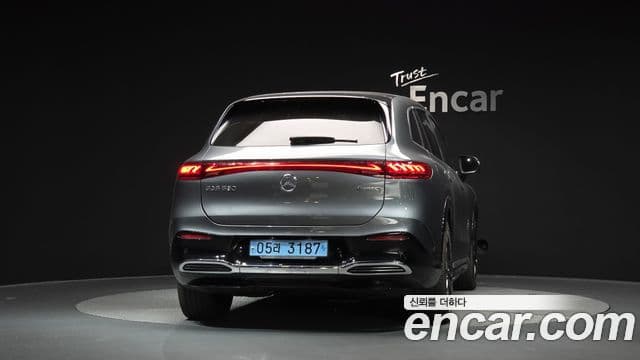 Mercedes-Benz EQS SUV 2023 — Photo 22/34