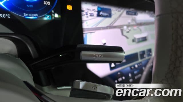 Mercedes-Benz EQS SUV 2023 — Photo 25/34