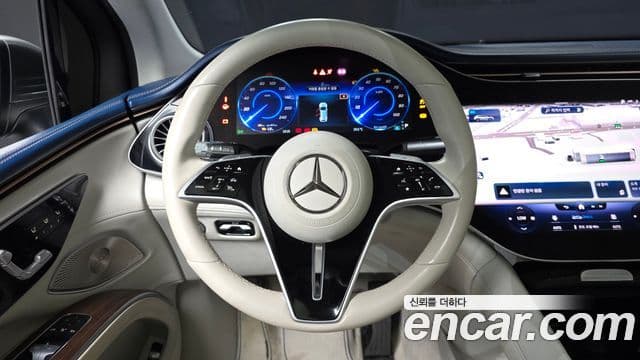 Mercedes-Benz EQS SUV 2023 — Photo 27/34