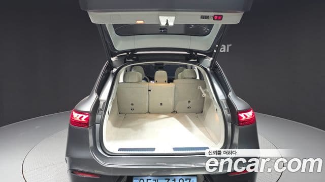 Mercedes-Benz EQS SUV 2023 — Photo 33/34