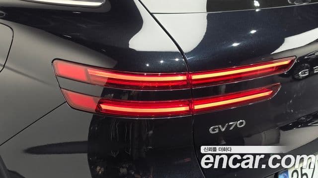 Genesis GV70 2024 — Şəkil 9/34
