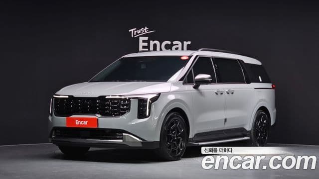 Kia Carnival 2025 — Фото 1/20