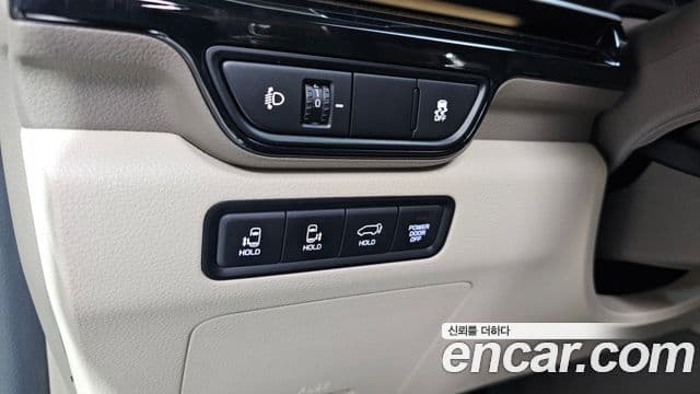 Kia Carnival 2025 — Фото 19/20