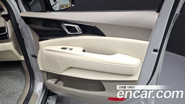 Kia Carnival 2025 — Photo 4/35