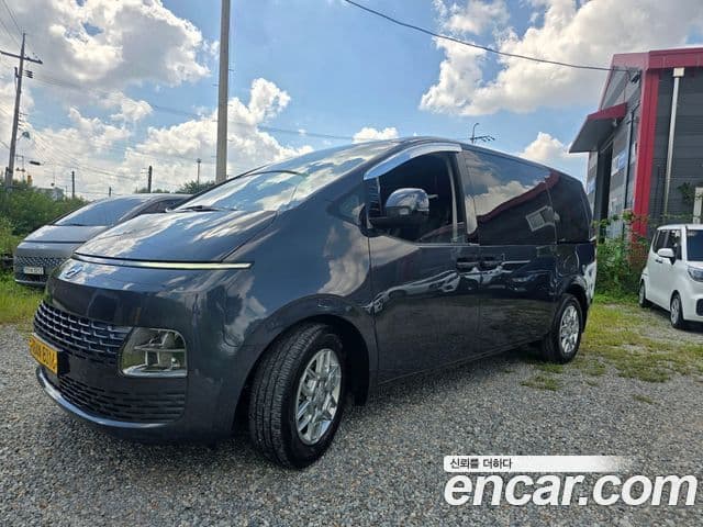 Hyundai Staria 2023 — Фото 2/20