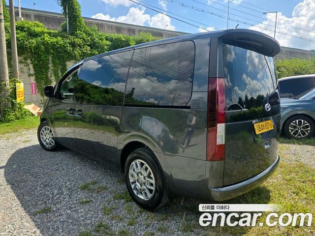 Hyundai Staria 2023 — Фото 3/20