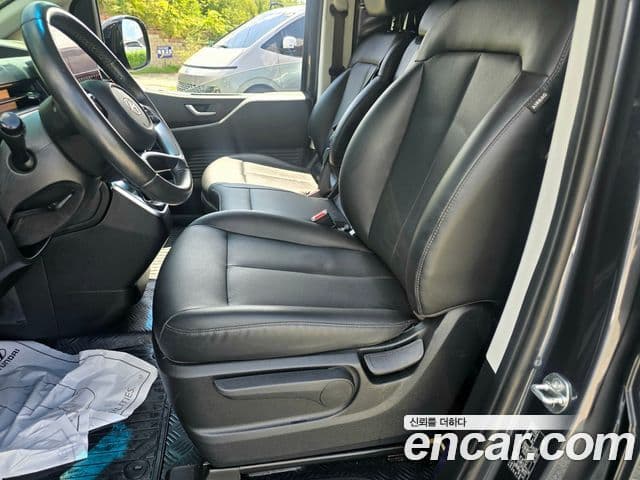 Hyundai Staria 2023 — Фото 6/20