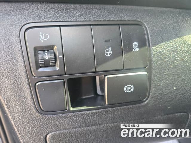 Hyundai Staria 2023 — Фото 7/20