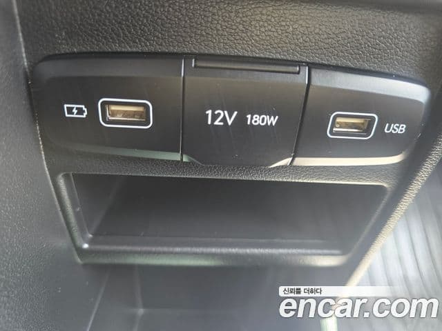 Hyundai Staria 2023 — Фото 13/20
