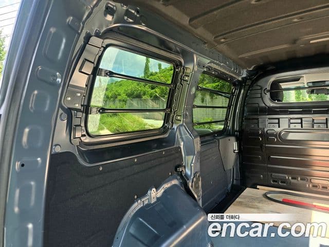 Hyundai Staria 2023 — Фото 16/20