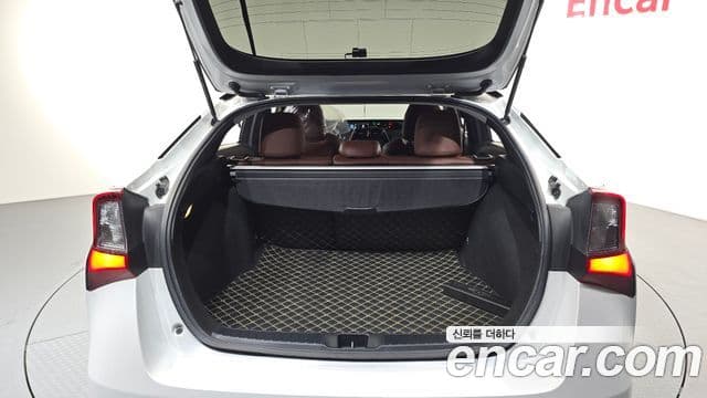 Toyota Prius 2021 — Фото 16/20