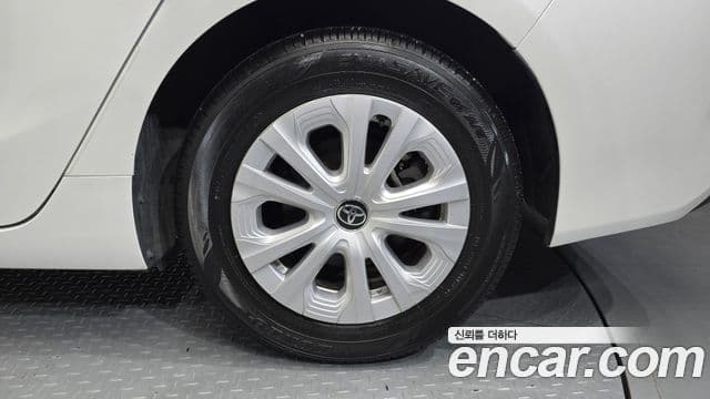 Toyota Prius 2021 — Photo 6/30