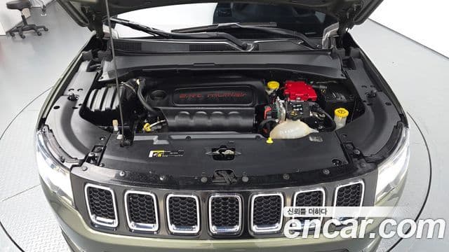 Jeep Compass 2019 — Фото 6/20