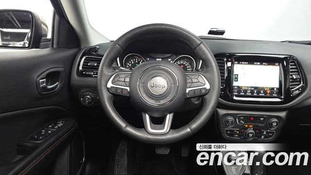 Jeep Compass 2019 — Фото 12/20