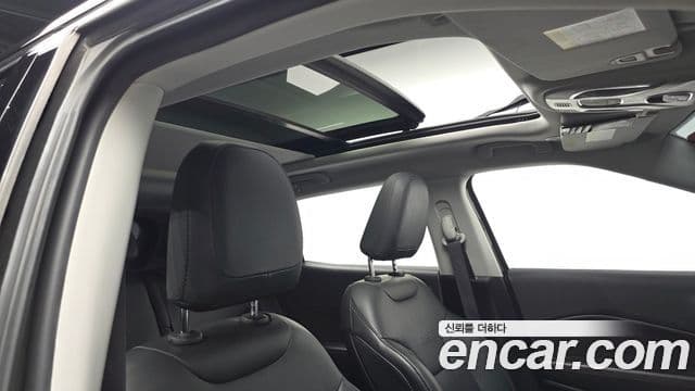 Jeep Compass 2019 — Фото 17/20