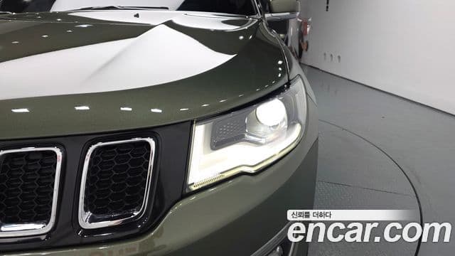 Jeep Compass 2019 — Şəkil 18/33
