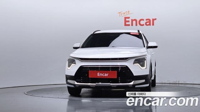Kia Niro 2022 — Фото 3/20