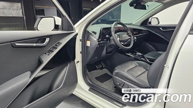 Kia Niro 2022 — Фото 10/20