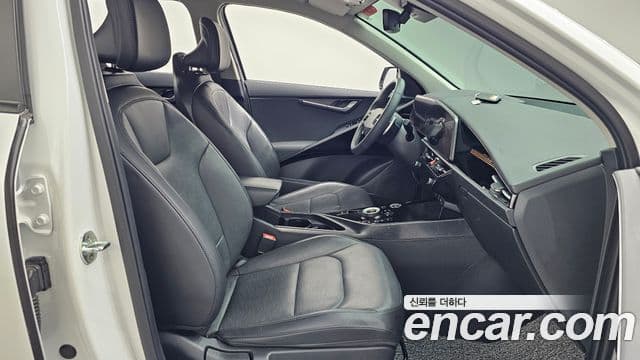 Kia Niro 2022 — Фото 11/20