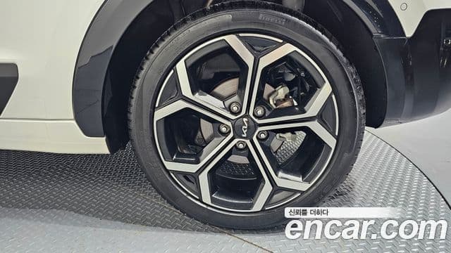 Kia Niro 2022 — Şəkil 30/33