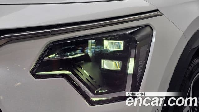 Kia Niro 2022 — Şəkil 25/33