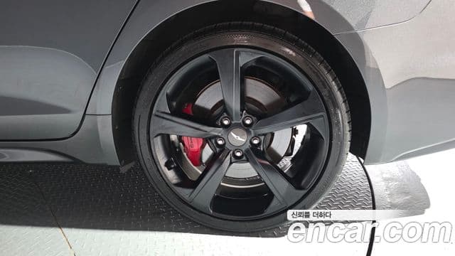 Genesis G70 2019 — Photo 26/28