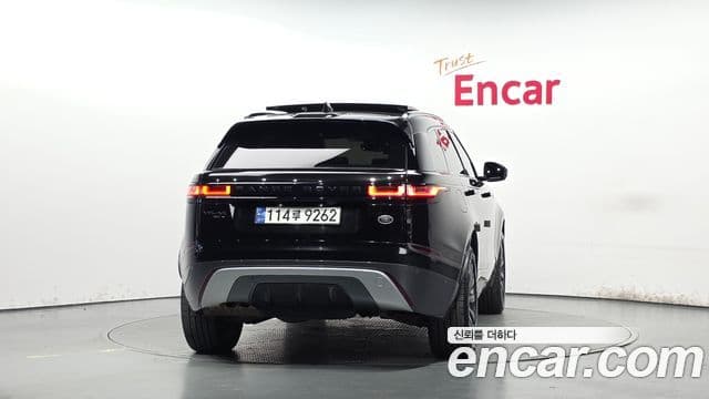 Land Rover Range Rover Velar 2019 — ფოტო 36/38