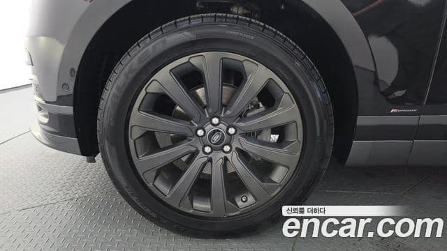 Land Rover Range Rover Velar 2019 — ფოტო 33/38