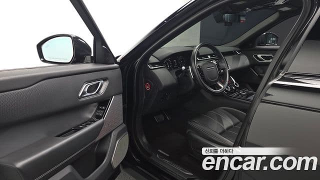 Land Rover Range Rover Velar 2019 — ფოტო 34/38