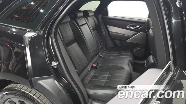 Land Rover Range Rover Velar 2019 — ფოტო 16/38