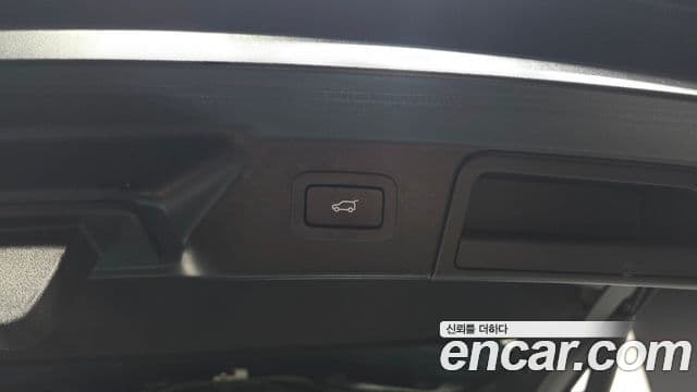 Land Rover Range Rover Velar 2019 — ფოტო 9/38
