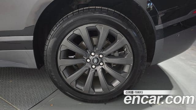 Land Rover Range Rover Velar 2019 — ფოტო 23/38