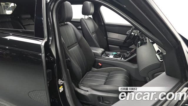 Land Rover Range Rover Velar 2019 — ფოტო 19/38
