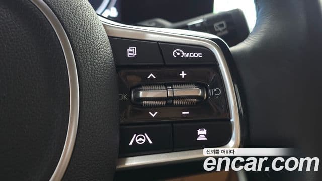 Kia Carnival 2023 — Фото 17/20