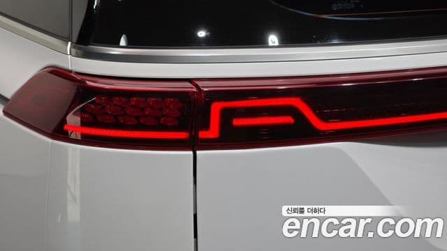 Kia Carnival 2023 — Photo 16/33