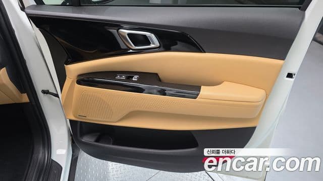 Kia Carnival 2023 — Photo 15/33